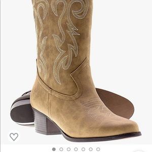 Canyon Trails Women’s Pointed Toe Embroidered Western Rodeo Cowboy Boots